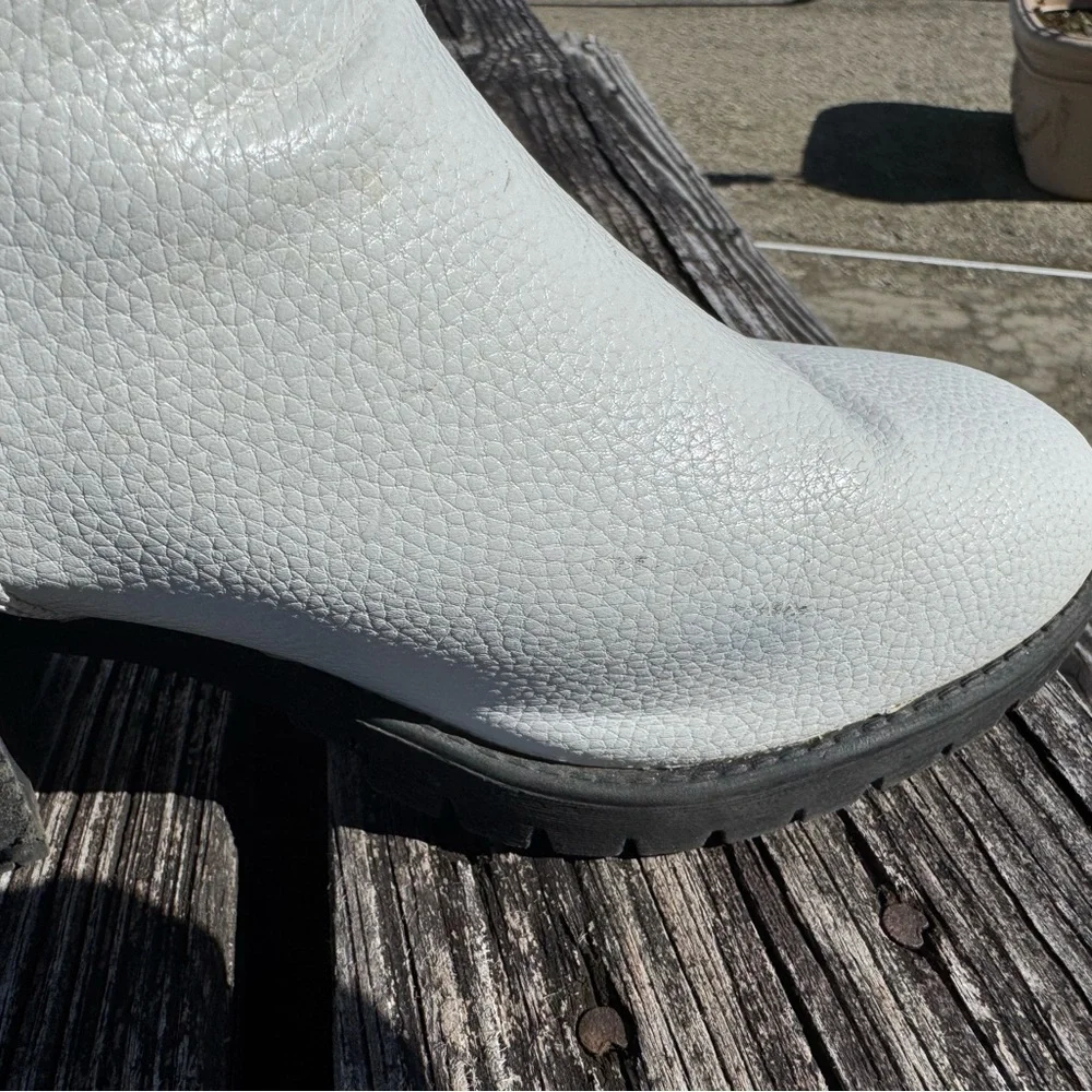 MIA leather Colten Chelsea‎ boots stone Size 10